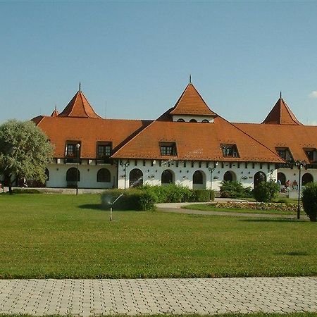 Hortobagy Club Hotel Ngoại thất bức ảnh